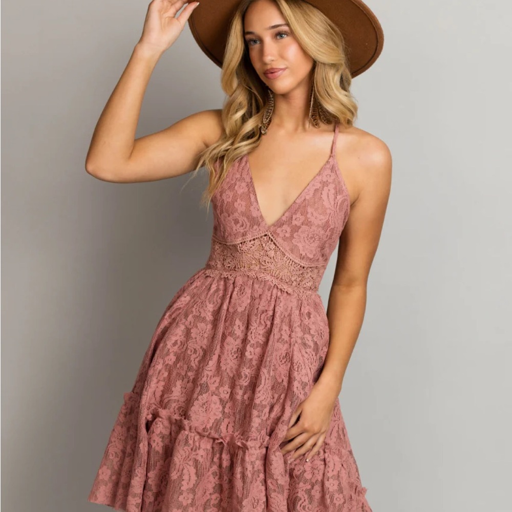 Elegant Lace Halter Dress in Dusty Pink size M